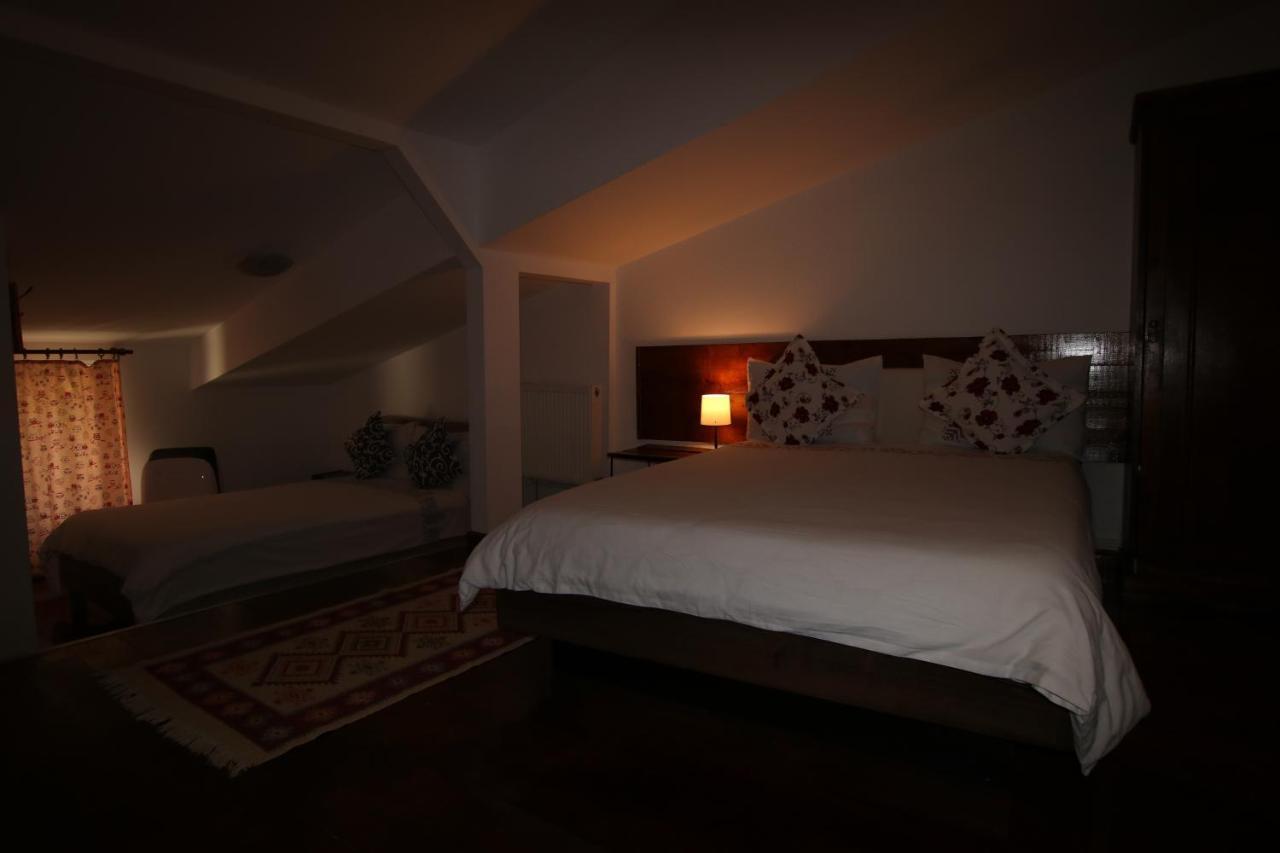 Duo Caffe Baneasa B&B